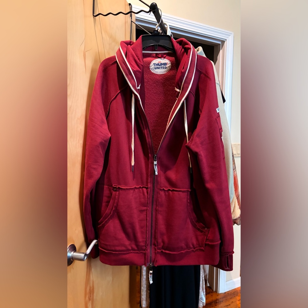 Women's THUMB UNITED travel hoodie